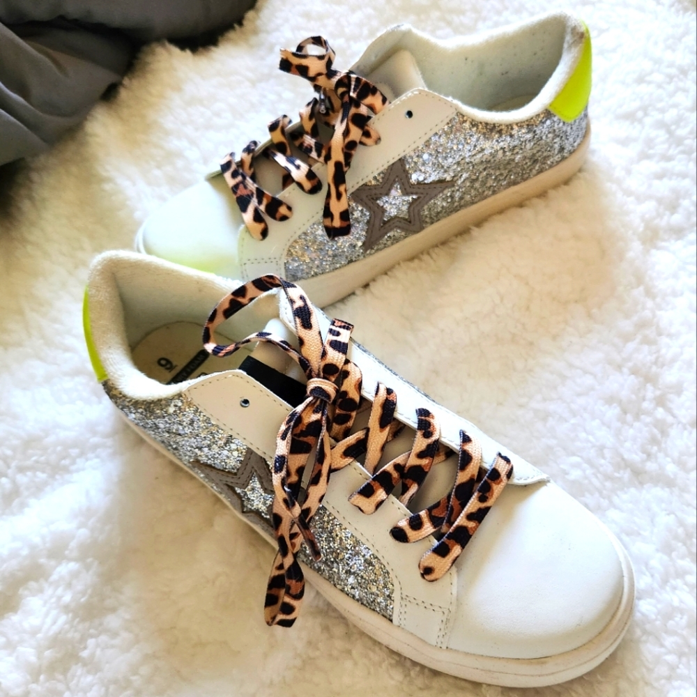 NoBo Sneakers